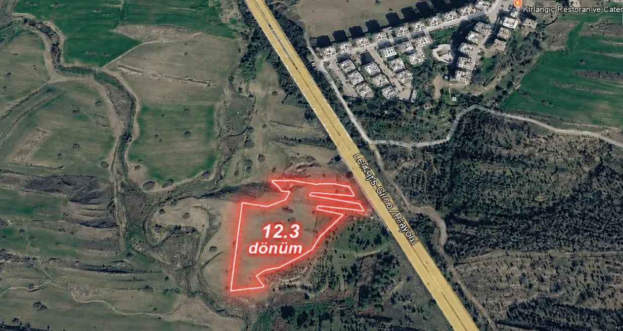 GİRNE – LEFKOŞA YOLU ÜZERİ SATILIK TARLA