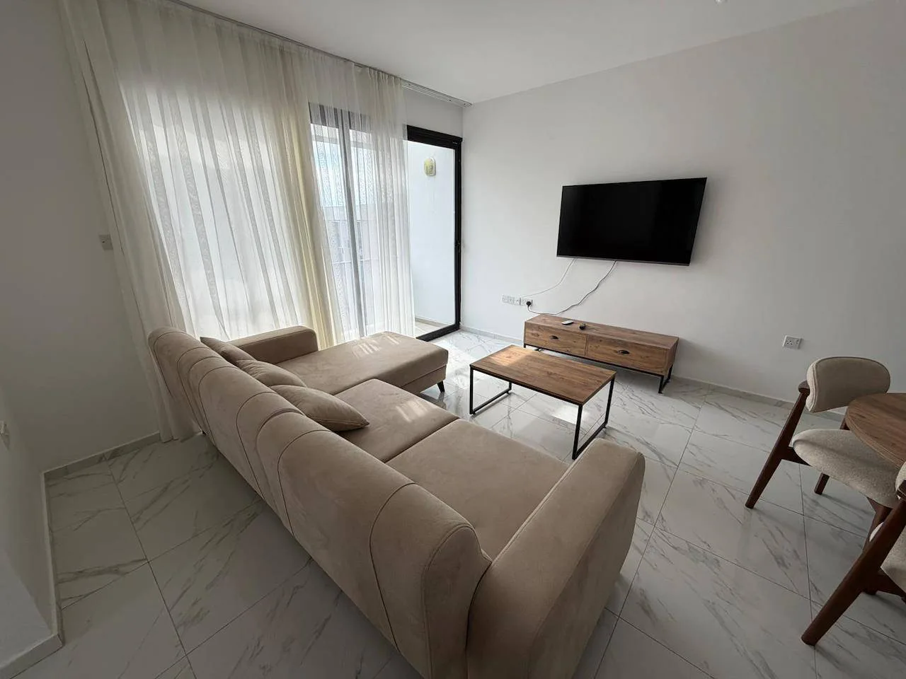 Girne Zeytinlik’te Olıve Park Sitesinde Satılık 3+1 Daire