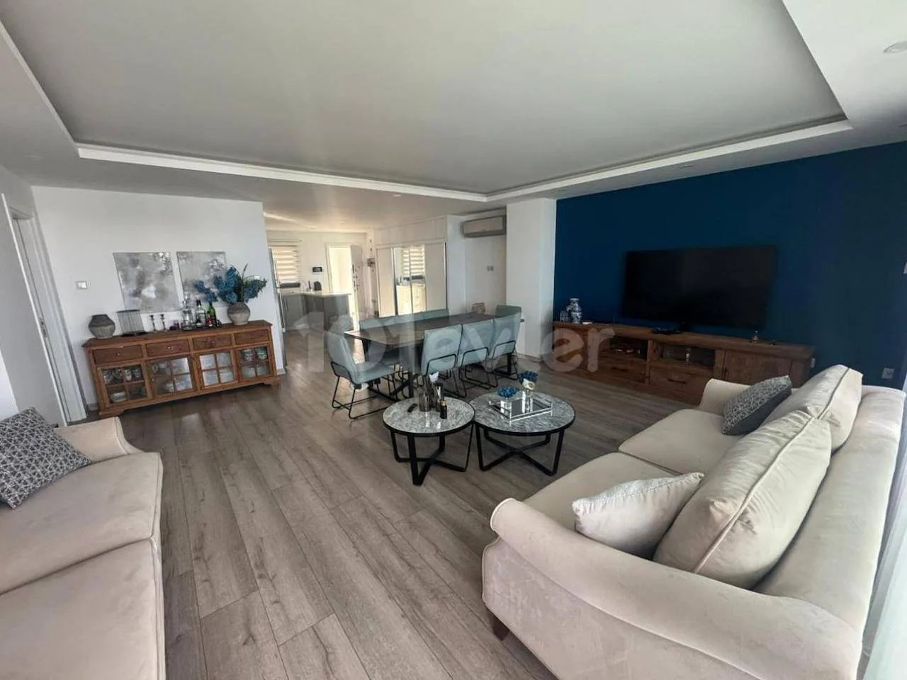 Girne Merkez'de Lüks Sitede Satılık 3+1 Daire